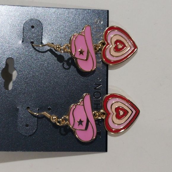 Elegant Trendy Pink Cowboy Hat & Heart Dangle Earrings - Western Fashion Jewelry - Picture 5 of 8